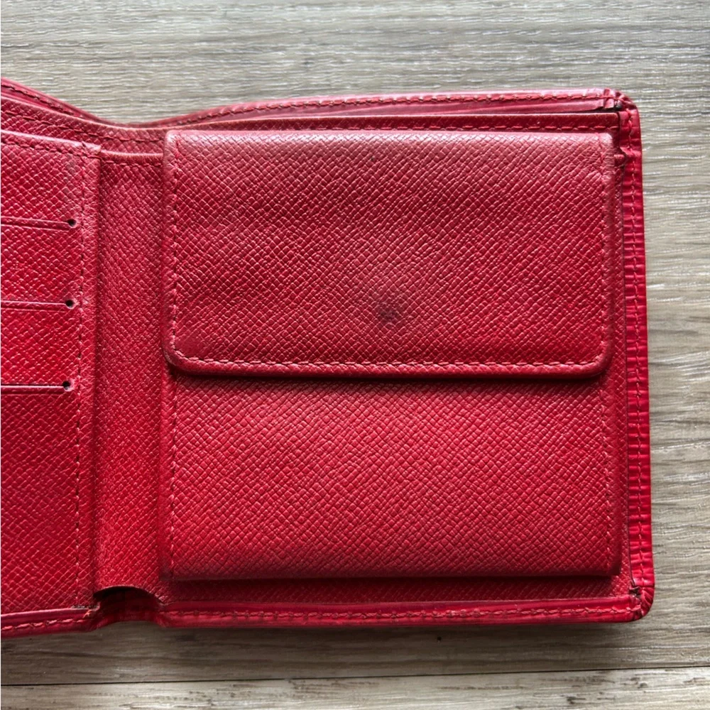 Louis Vuitton Epi Wallet Red Bifold - Picture 4 of 11